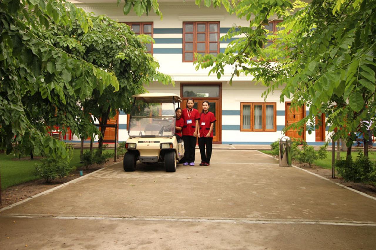 Myanmar Life Hotel Yangon Exterior photo