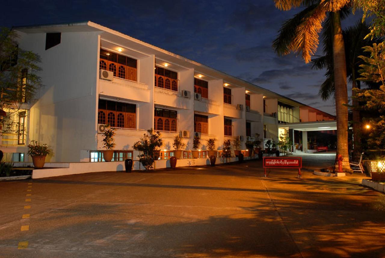 Myanmar Life Hotel Yangon Exterior photo